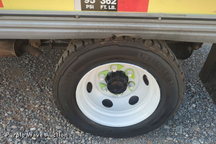 image for item DL1040 2016 Isuzu NPR delivery truck 