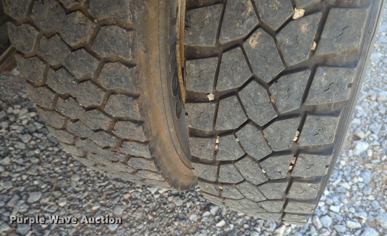 image for item DL1040 2016 Isuzu NPR delivery truck 