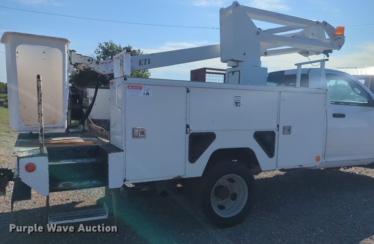 image for item DL1041 2012 Dodge Ram 4500HD bucket truck