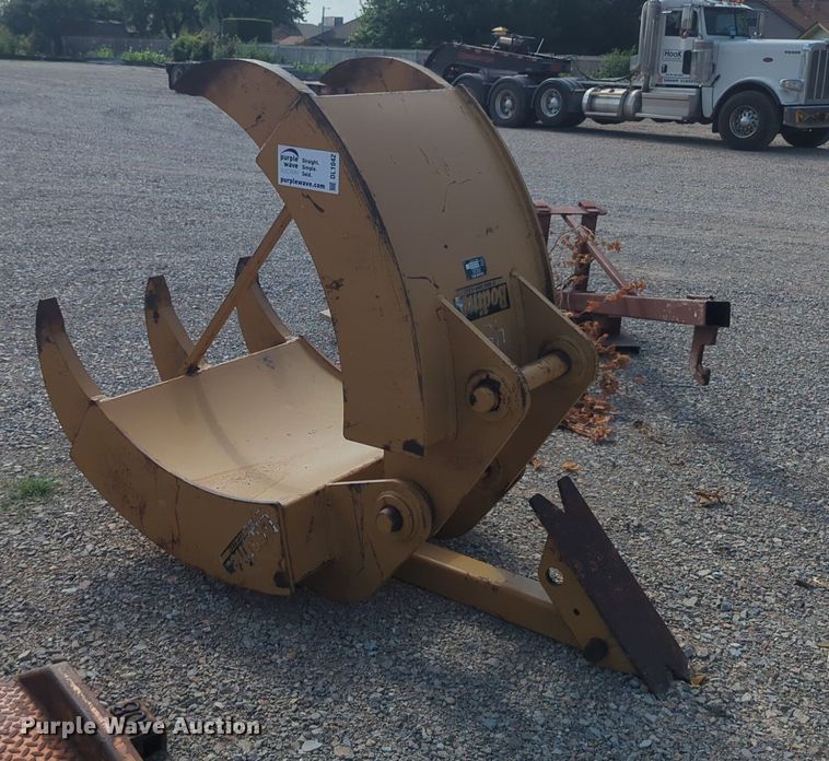 image for item DL1042 Bodine G210 excavator grapple 