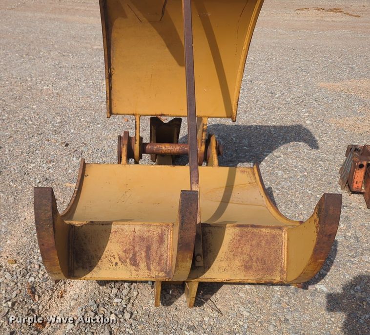 image for item DL1042 Bodine G210 excavator grapple 