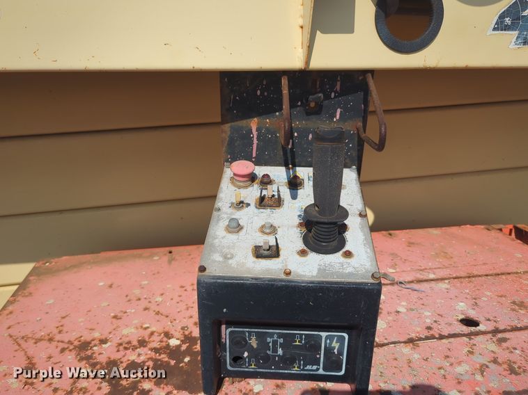 image for item DL1045 2001 JLG 40RTS scissor lift