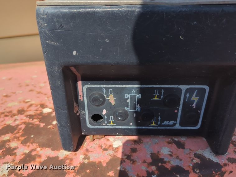 image for item DL1045 2001 JLG 40RTS scissor lift