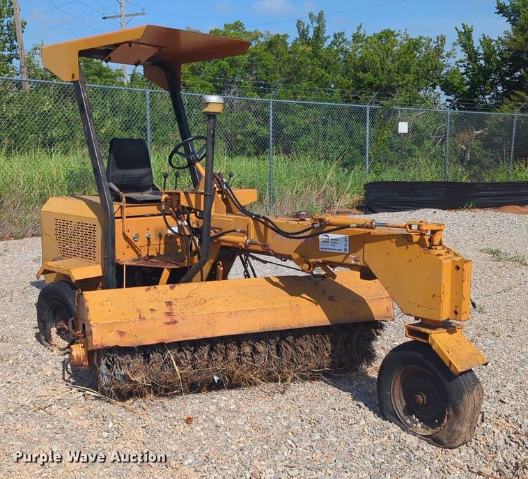 image for item DL1047 Lay Mor broom