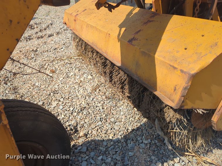 image for item DL1047 Lay Mor broom