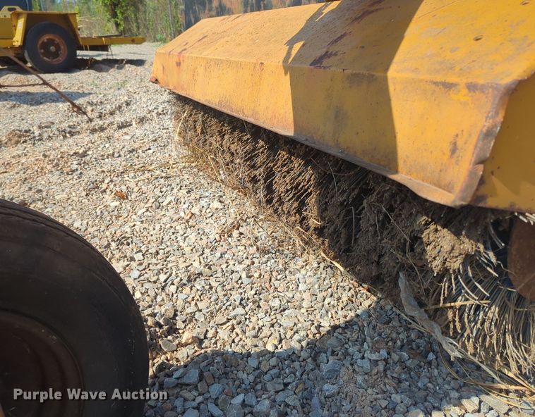 image for item DL1047 Lay Mor broom