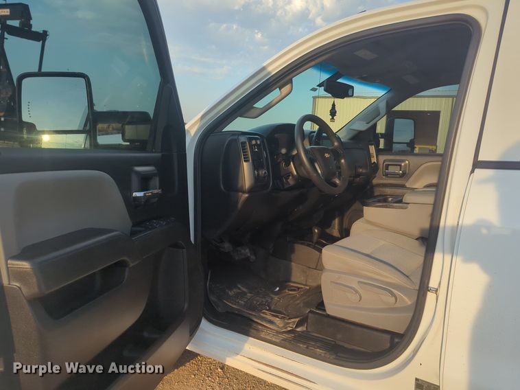 image for item DL1067 2019 Chevrolet  Silverado 2500HD Double Cab pickup truck