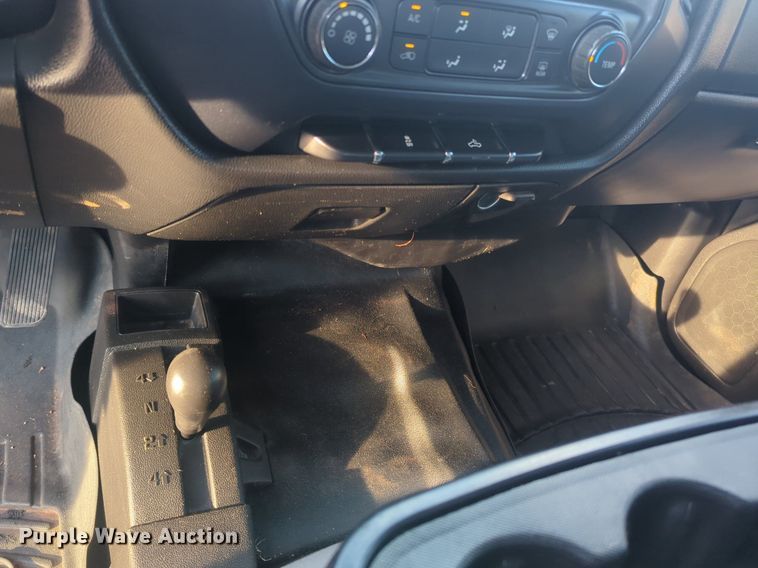 image for item DL1067 2019 Chevrolet  Silverado 2500HD Double Cab pickup truck