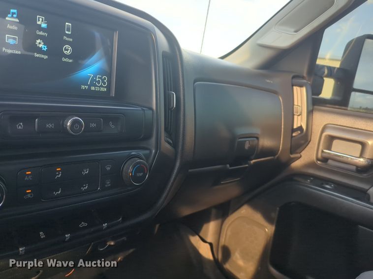 image for item DL1067 2019 Chevrolet  Silverado 2500HD Double Cab pickup truck