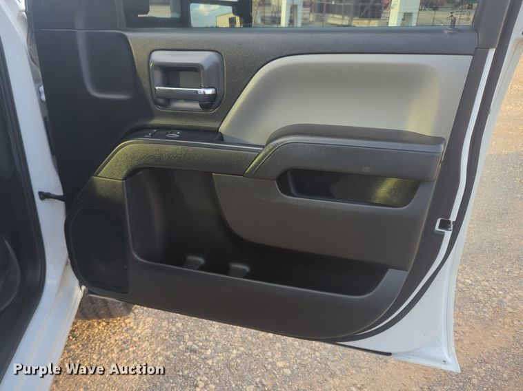 image for item DL1067 2019 Chevrolet  Silverado 2500HD Double Cab pickup truck