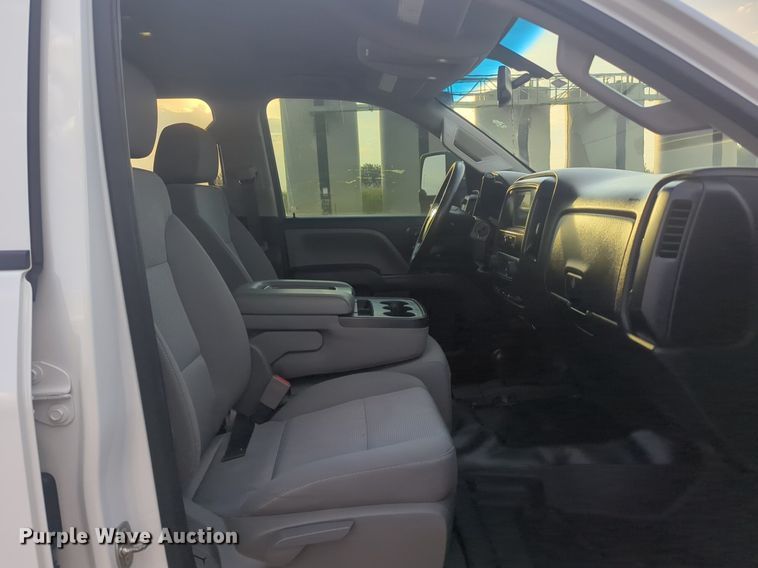 image for item DL1067 2019 Chevrolet  Silverado 2500HD Double Cab pickup truck