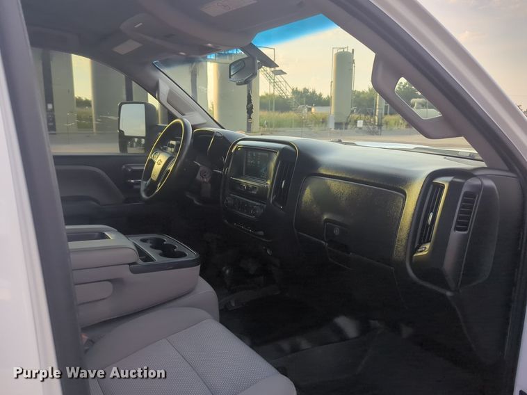 image for item DL1067 2019 Chevrolet  Silverado 2500HD Double Cab pickup truck