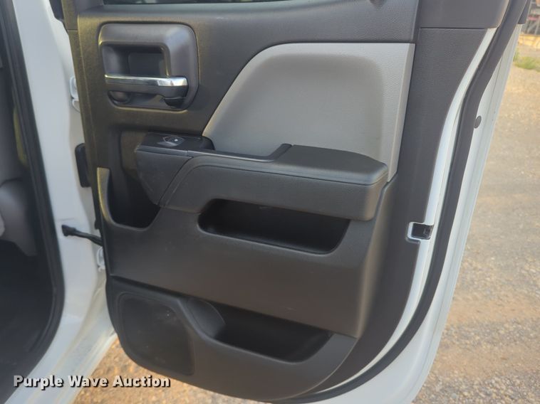 image for item DL1067 2019 Chevrolet  Silverado 2500HD Double Cab pickup truck