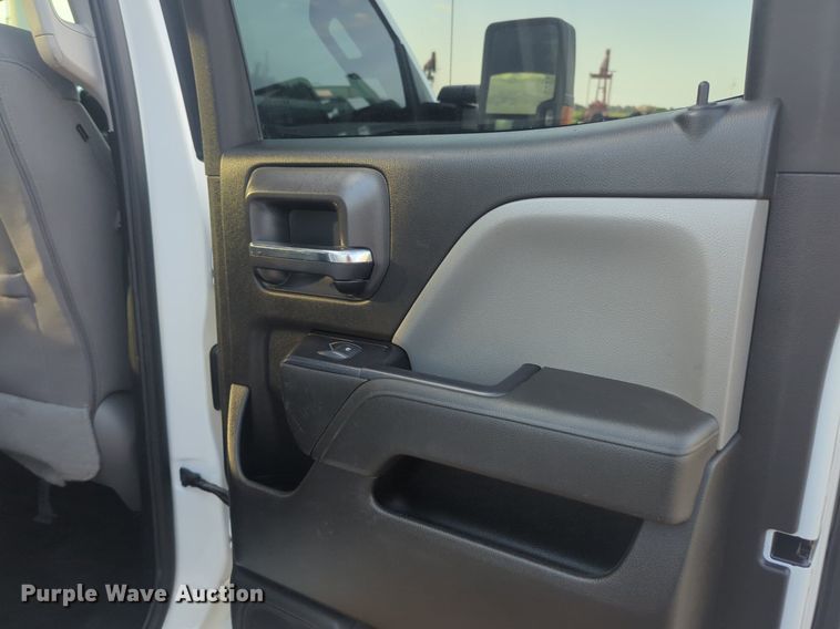 image for item DL1067 2019 Chevrolet  Silverado 2500HD Double Cab pickup truck