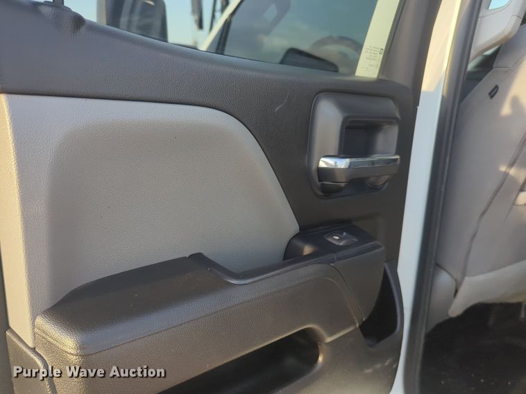 image for item DL1067 2019 Chevrolet  Silverado 2500HD Double Cab pickup truck