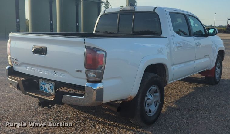 image for item DL1068 2019 Toyota  Tacoma Double Cab pickup truck