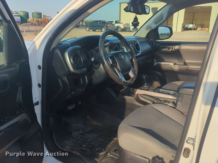 image for item DL1068 2019 Toyota  Tacoma Double Cab pickup truck