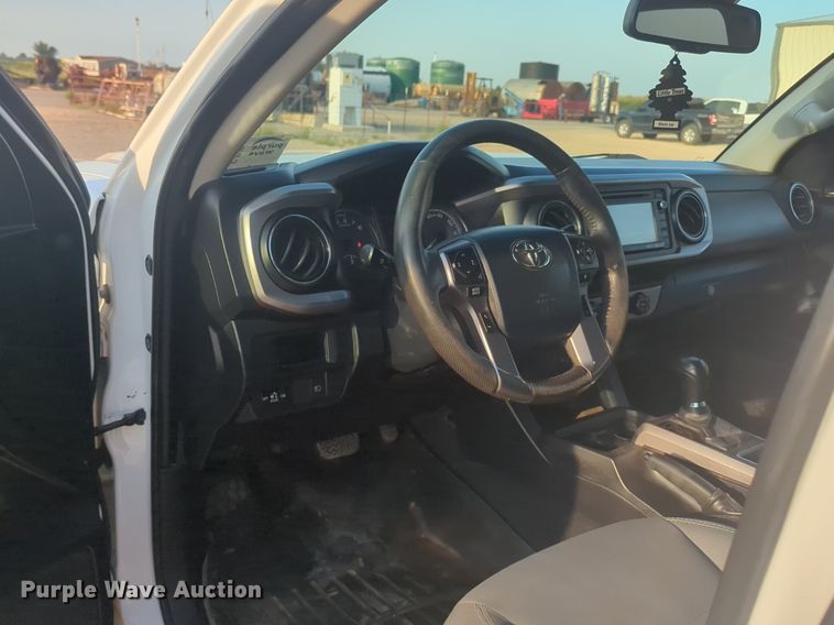 image for item DL1068 2019 Toyota  Tacoma Double Cab pickup truck