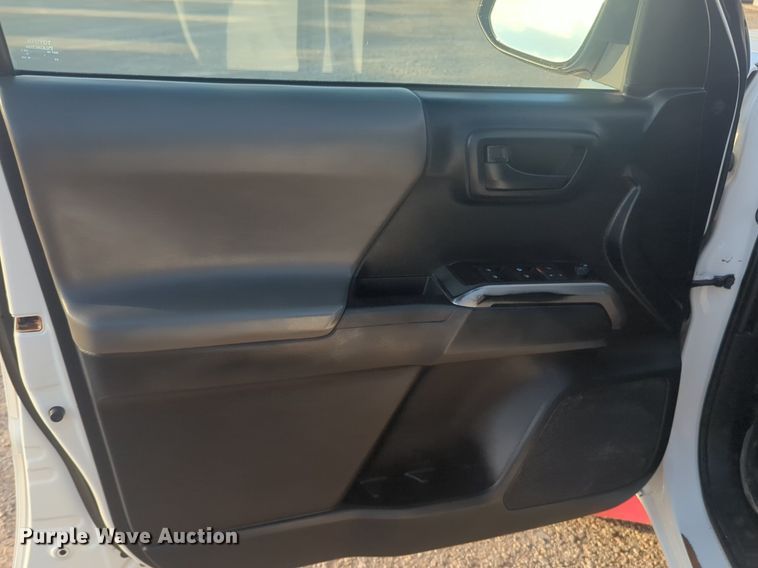 image for item DL1068 2019 Toyota  Tacoma Double Cab pickup truck