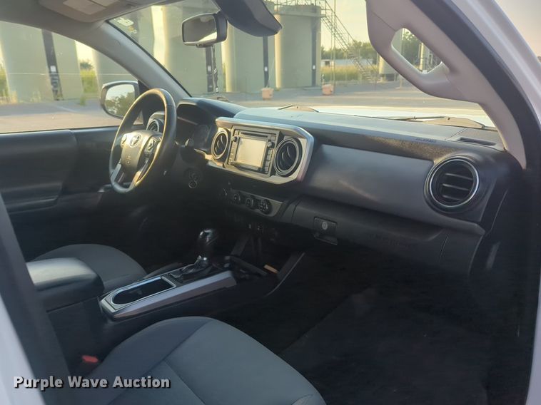 image for item DL1068 2019 Toyota  Tacoma Double Cab pickup truck