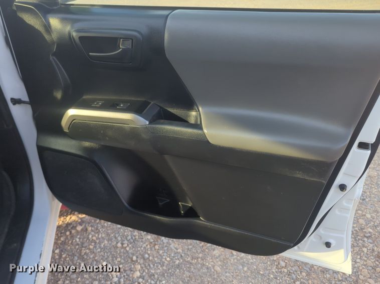 image for item DL1068 2019 Toyota  Tacoma Double Cab pickup truck