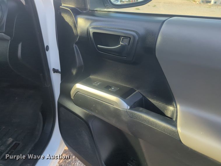 image for item DL1068 2019 Toyota  Tacoma Double Cab pickup truck