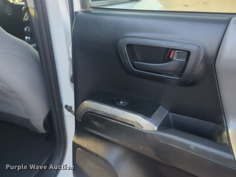 image for item DL1068 2019 Toyota  Tacoma Double Cab pickup truck