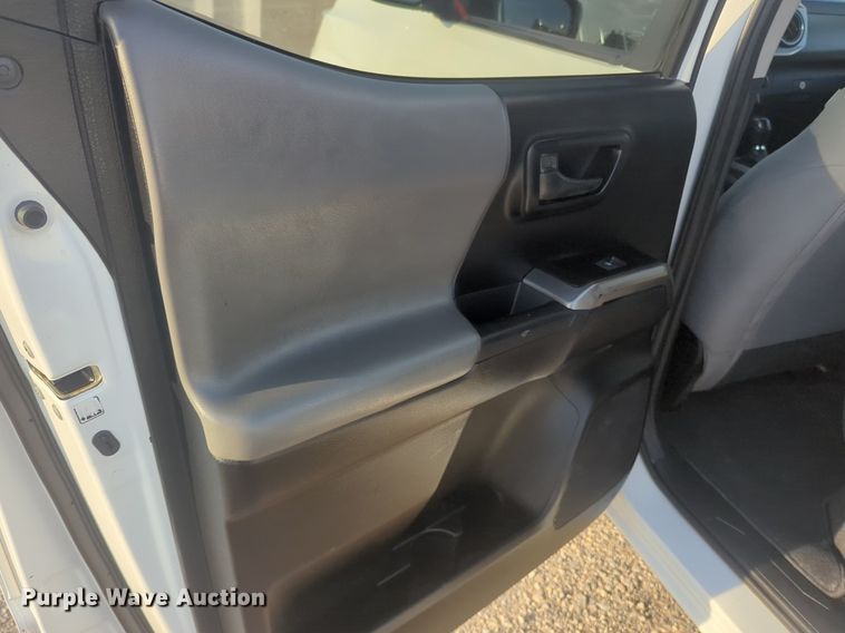 image for item DL1068 2019 Toyota  Tacoma Double Cab pickup truck