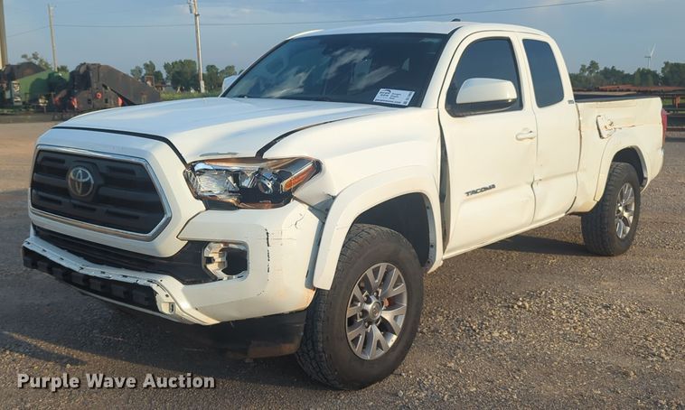 image for item DL1069 2019 Toyota  Tacoma  Access Cab pickup truck