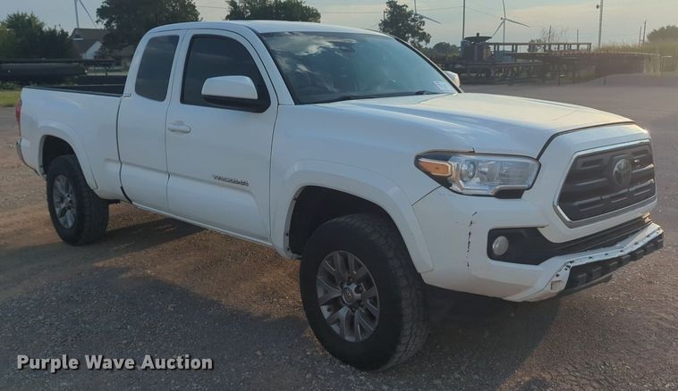 image for item DL1069 2019 Toyota  Tacoma  Access Cab pickup truck