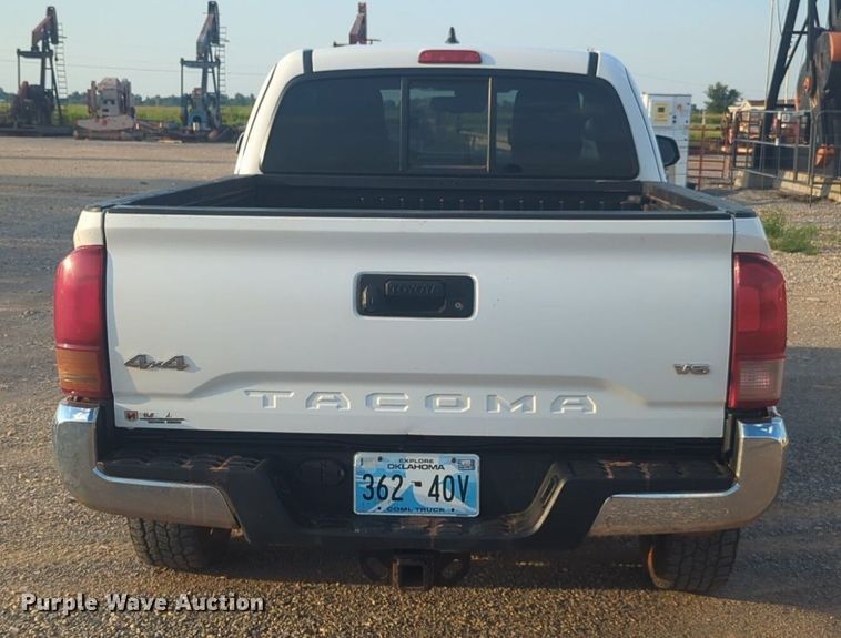 image for item DL1069 2019 Toyota  Tacoma  Access Cab pickup truck