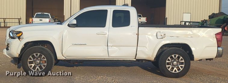 image for item DL1069 2019 Toyota  Tacoma  Access Cab pickup truck