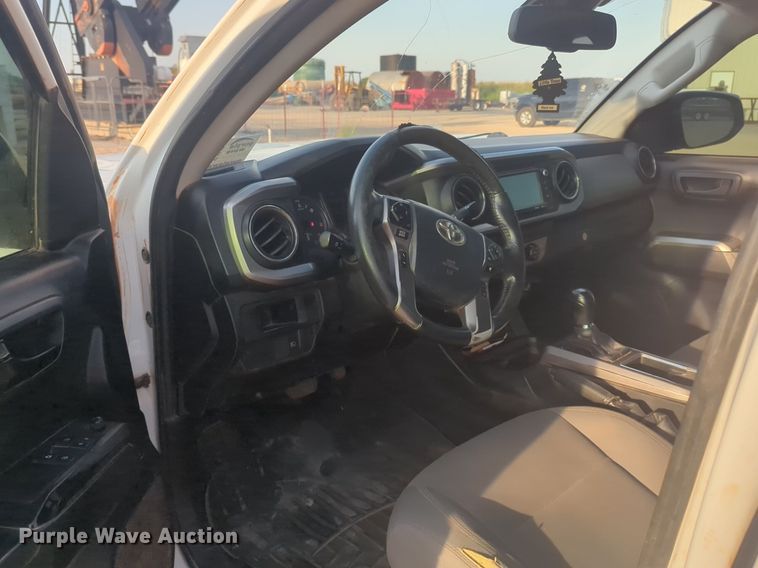 image for item DL1069 2019 Toyota  Tacoma  Access Cab pickup truck