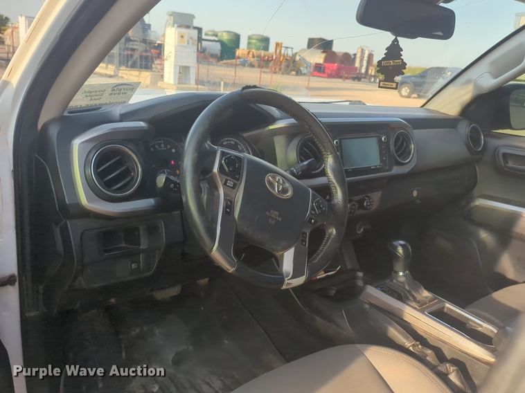 image for item DL1069 2019 Toyota  Tacoma  Access Cab pickup truck