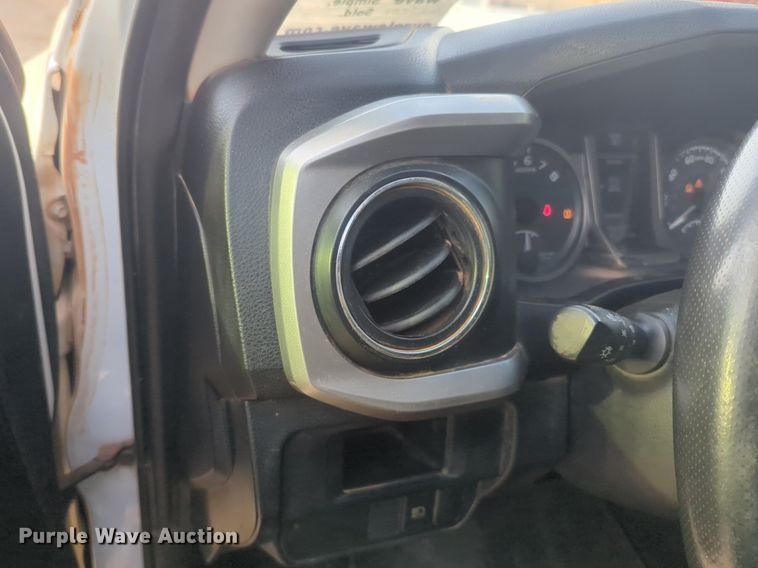 image for item DL1069 2019 Toyota  Tacoma  Access Cab pickup truck