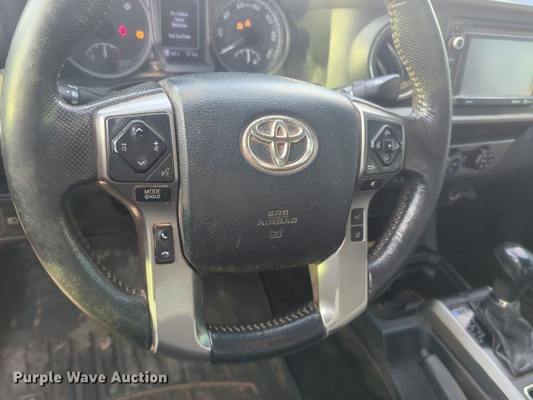 image for item DL1069 2019 Toyota  Tacoma  Access Cab pickup truck