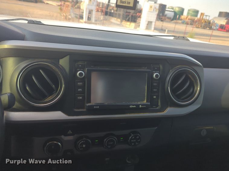 image for item DL1069 2019 Toyota  Tacoma  Access Cab pickup truck