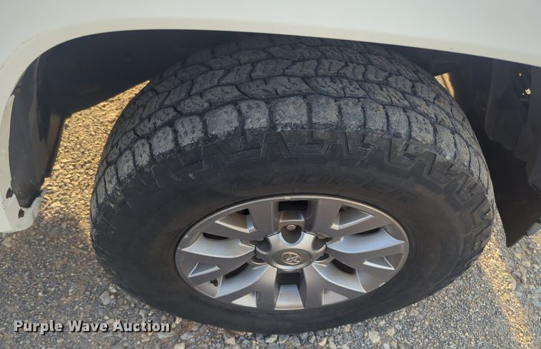 image for item DL1069 2019 Toyota  Tacoma  Access Cab pickup truck