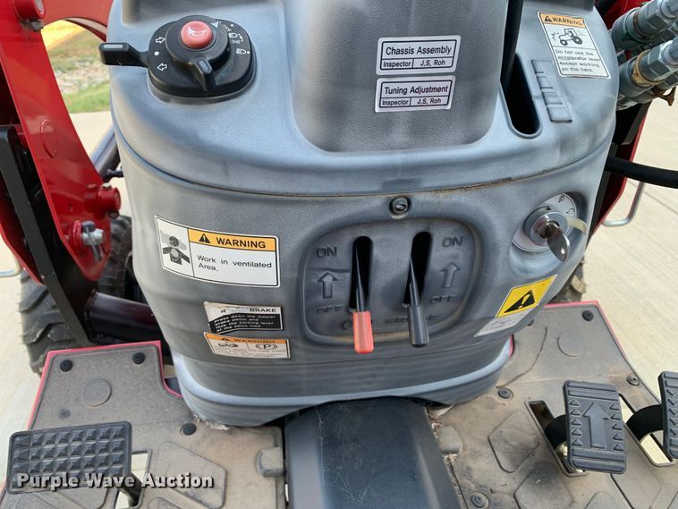 image for item DM1778 2015 Mahindra  EMAX22N4 MFWD tractor