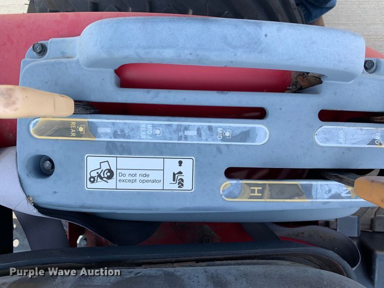 image for item DM1778 2015 Mahindra  EMAX22N4 MFWD tractor