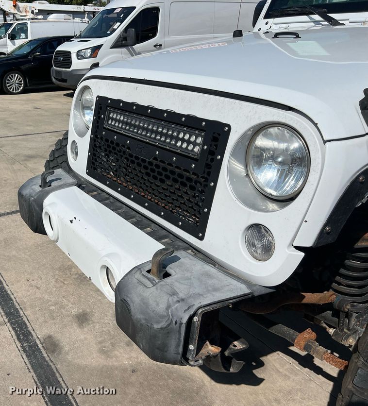 image for item DO2489 2016 Jeep Wrangler Sahara SUV