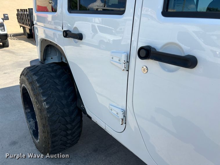 image for item DO2489 2016 Jeep Wrangler Sahara SUV