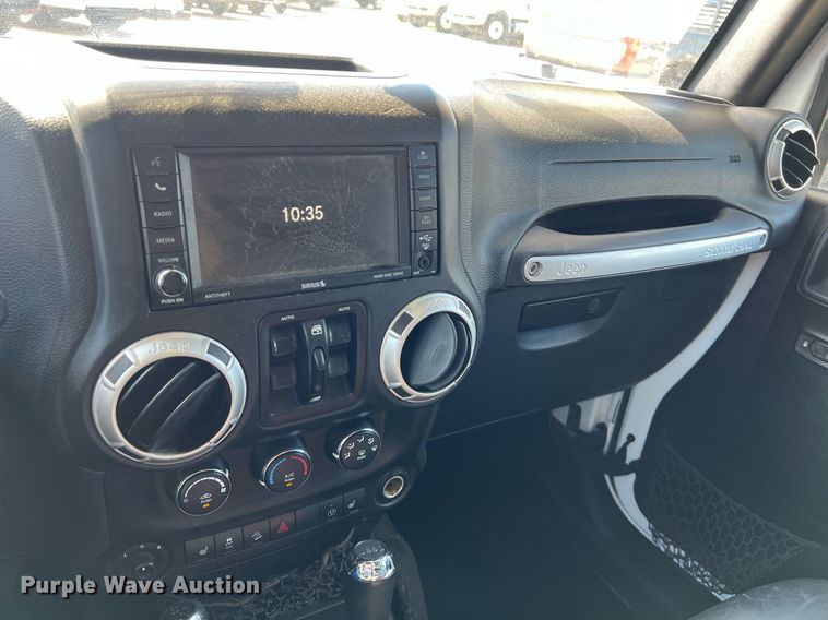 image for item DO2489 2016 Jeep Wrangler Sahara SUV