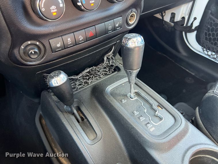 image for item DO2489 2016 Jeep Wrangler Sahara SUV