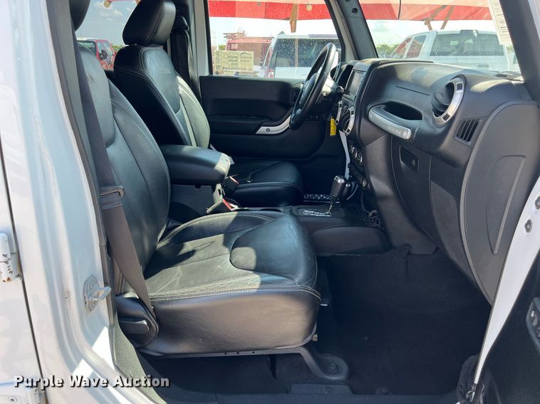 image for item DO2489 2016 Jeep Wrangler Sahara SUV