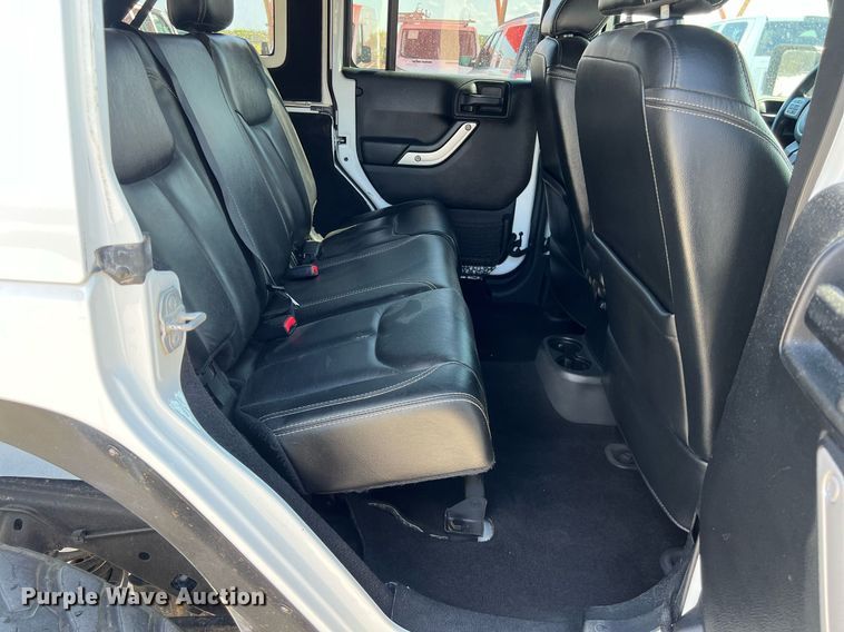 image for item DO2489 2016 Jeep Wrangler Sahara SUV