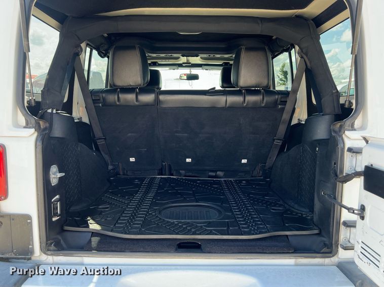 image for item DO2489 2016 Jeep Wrangler Sahara SUV