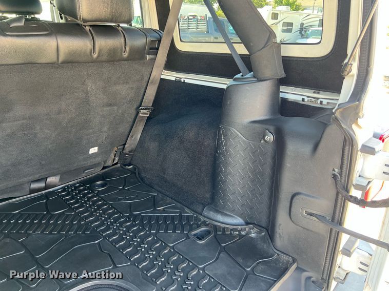 image for item DO2489 2016 Jeep Wrangler Sahara SUV