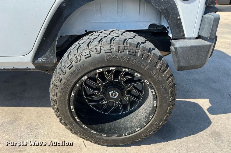 image for item DO2489 2016 Jeep Wrangler Sahara SUV