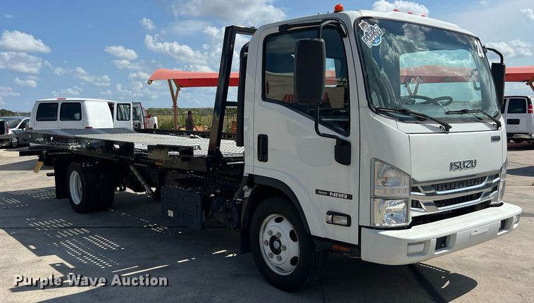 image for item DO2490 2020 Isuzi NRR rollback truck